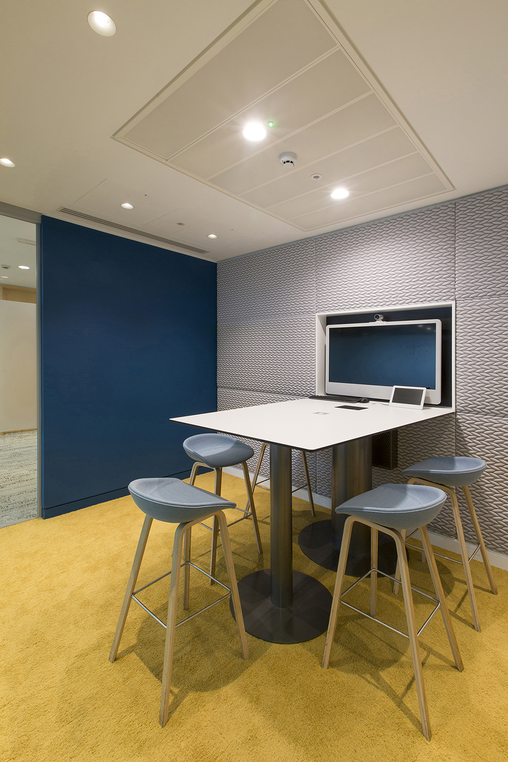 London headquarters interior architecture redesign - video conferencing room